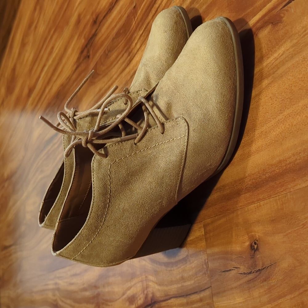 Tan Laced Heels Indigo Rd.